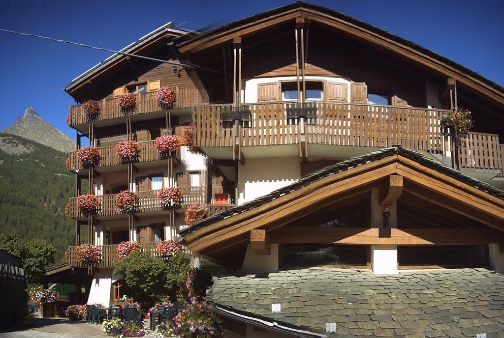 Hotel Vallee De Cogne Exterior photo